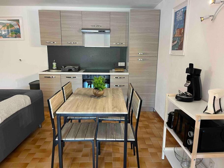 Bas De Villa 70M2 Independant Avec Espace Jacuzzi Prive Le Lavandou Zewnętrze zdjęcie