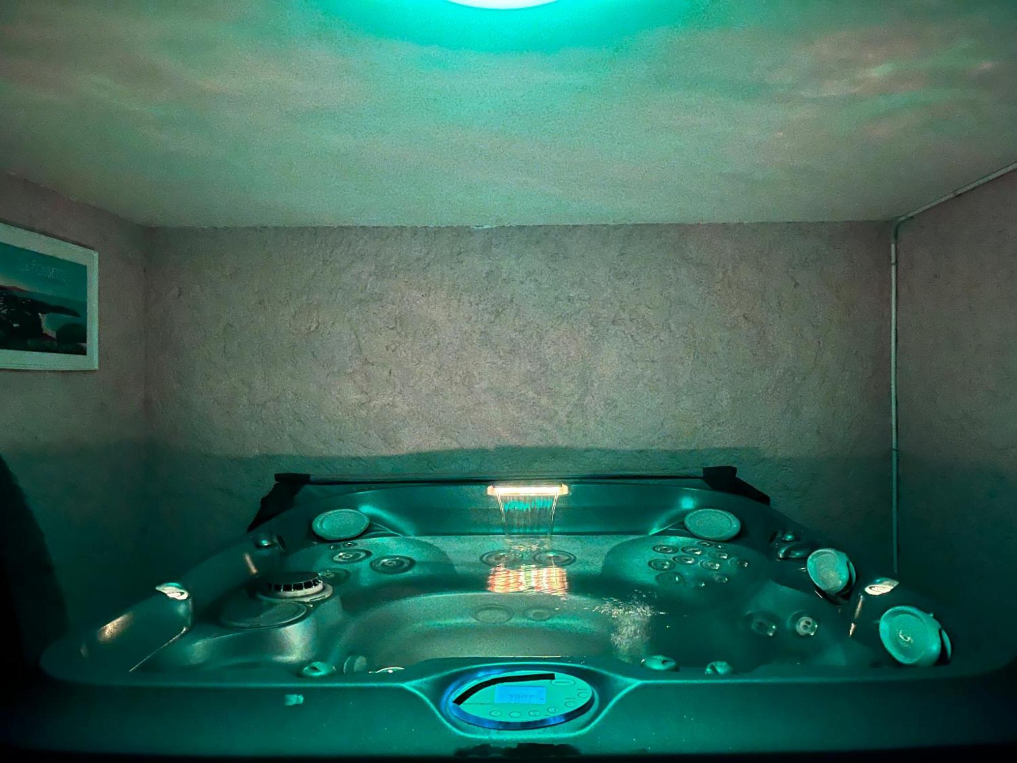 Bas De Villa 70M2 Independant Avec Espace Jacuzzi Prive Le Lavandou Zewnętrze zdjęcie
